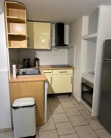 2 Pieces Bas De Apartment *